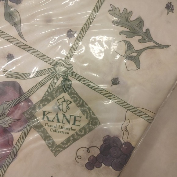 Kane Casual Lifestyles Collection Vinyl Tablecloth Round 60" Purple Fruit NEW - Picture 3 of 8
